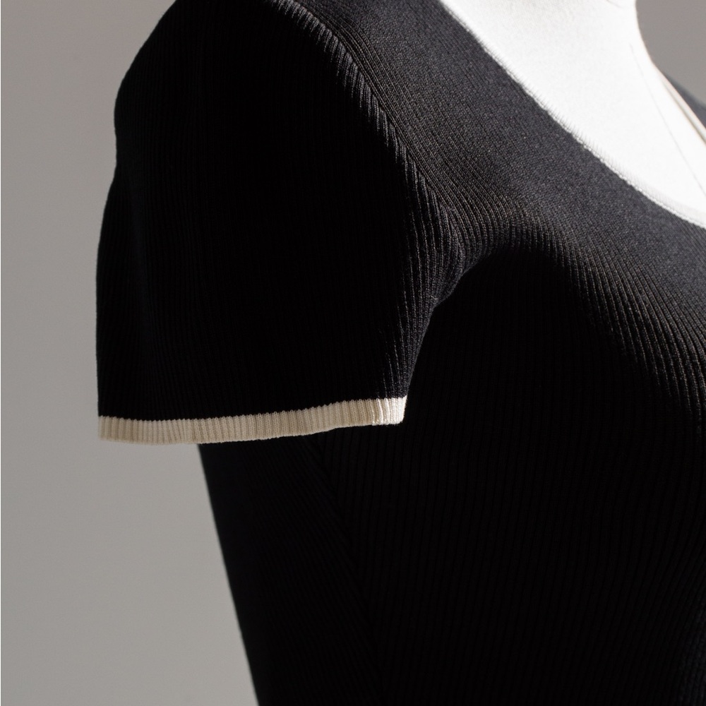 Chanel Spring 1995 Black White 95P Crop Cardigan - Picture 9 of 11